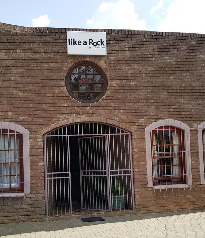 Like A Rock Hotel Bloemfontein Buitenkant foto